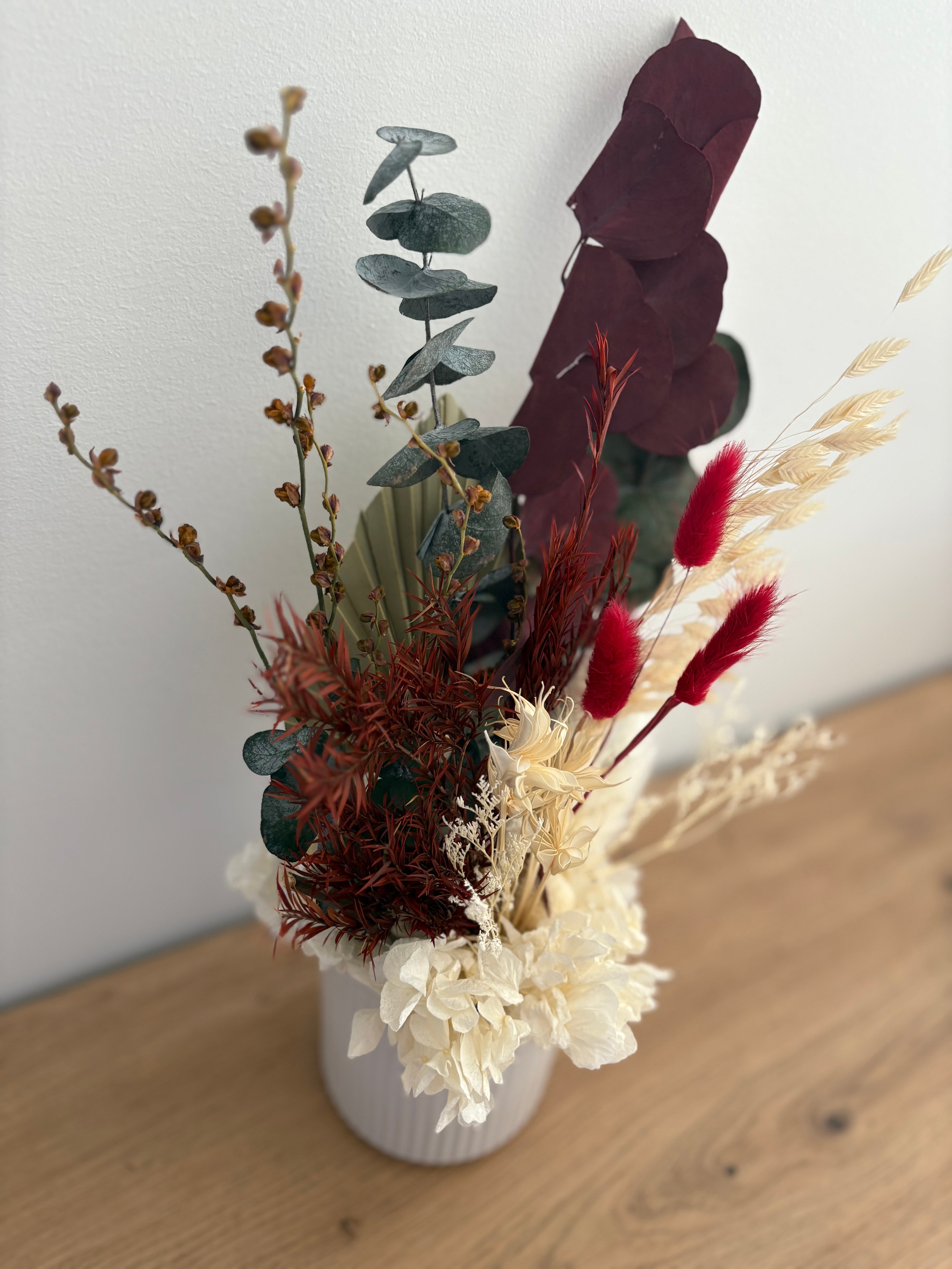 Modern Christmas Blooms
