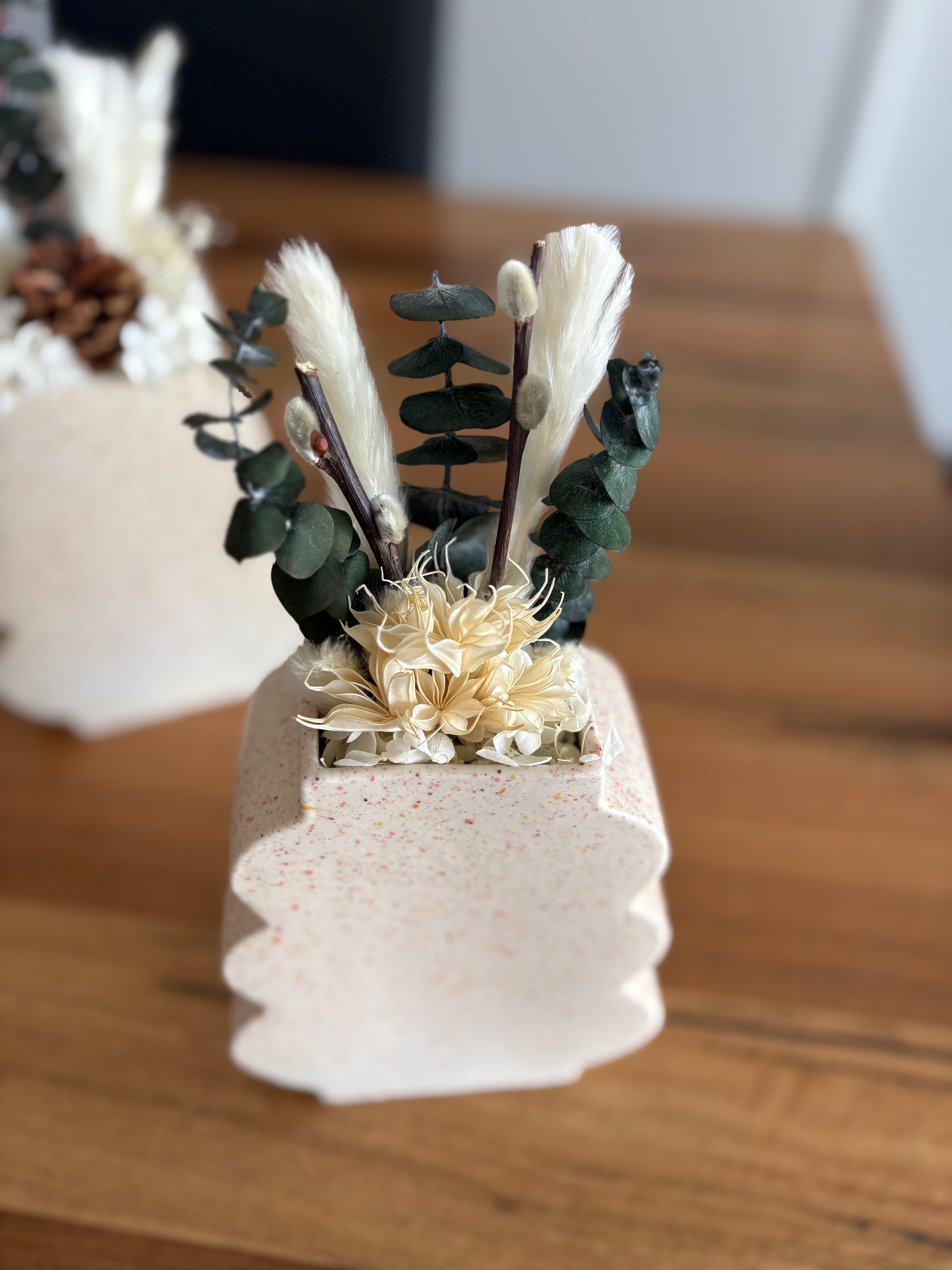 Medium Arrangement - Nigella Neutral